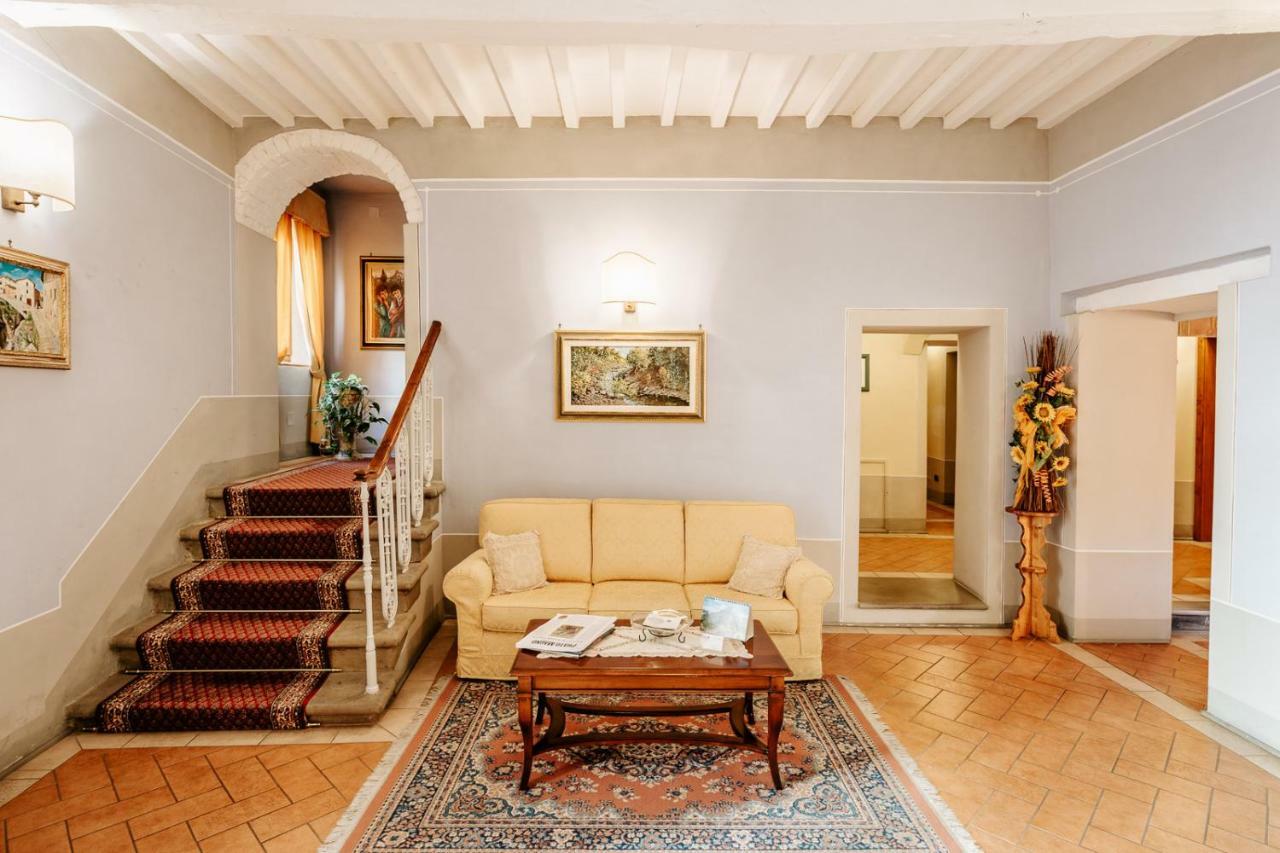 Hotel Dimora Casa Eugenia 3*