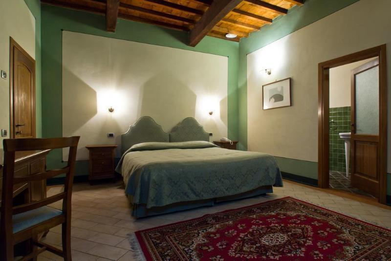 Hotel Dimora Casa Eugenia 3*